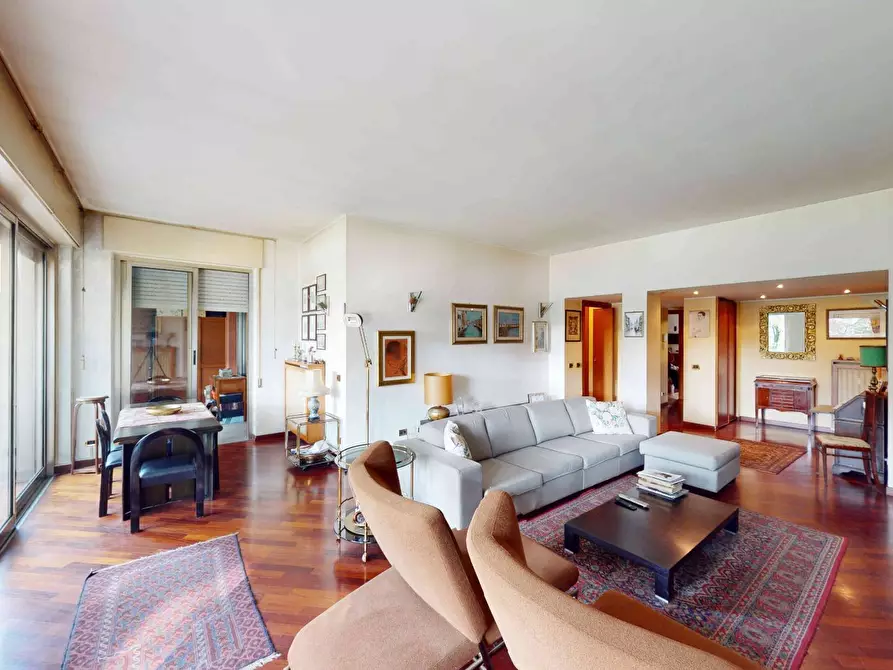 Immagine 1 di Appartamento in vendita  in VIA MIOLA a Saronno
