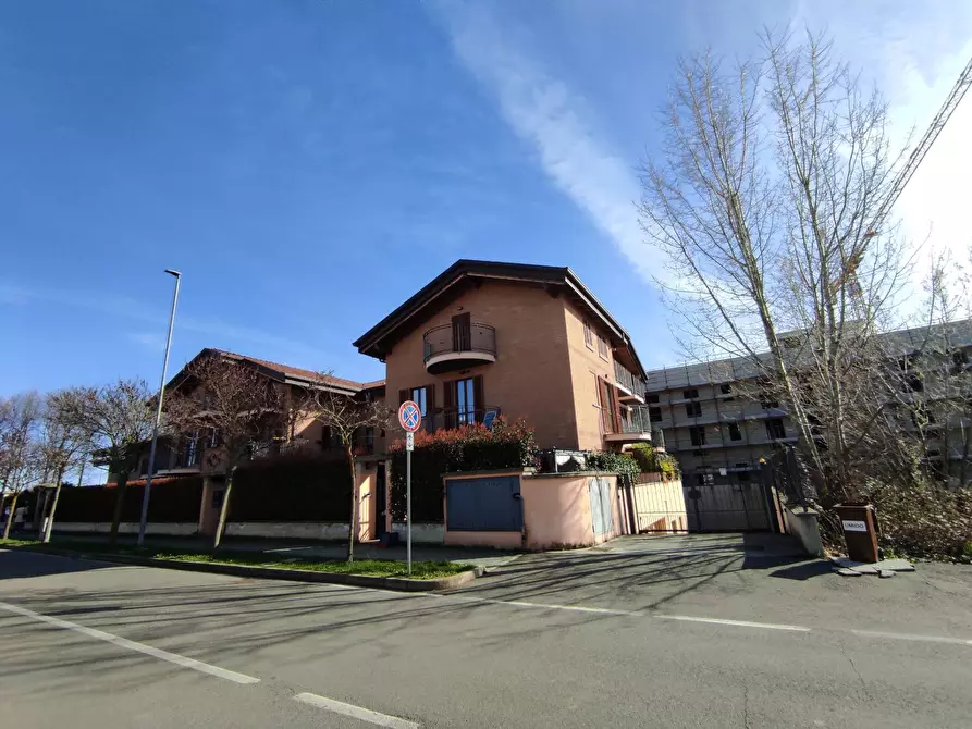 Immagine 1 di Appartamento in vendita  in SACRO MONTE a Caronno Pertusella
