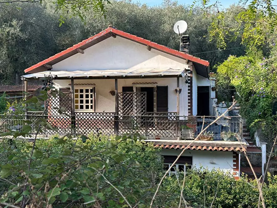 Immagine 1 di Casa indipendente in vendita  in strada privata terrazzi a Badalucco