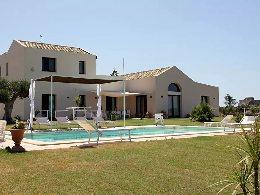 Immagine 1 di Villa in vendita  a Marsala