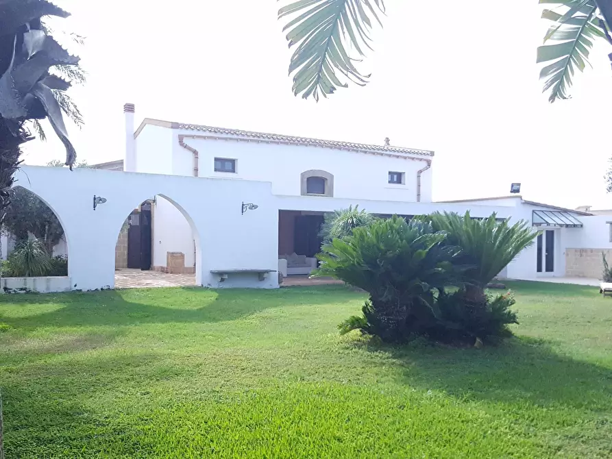 Immagine 1 di Villa in vendita  in via del mare a Mazara Del Vallo