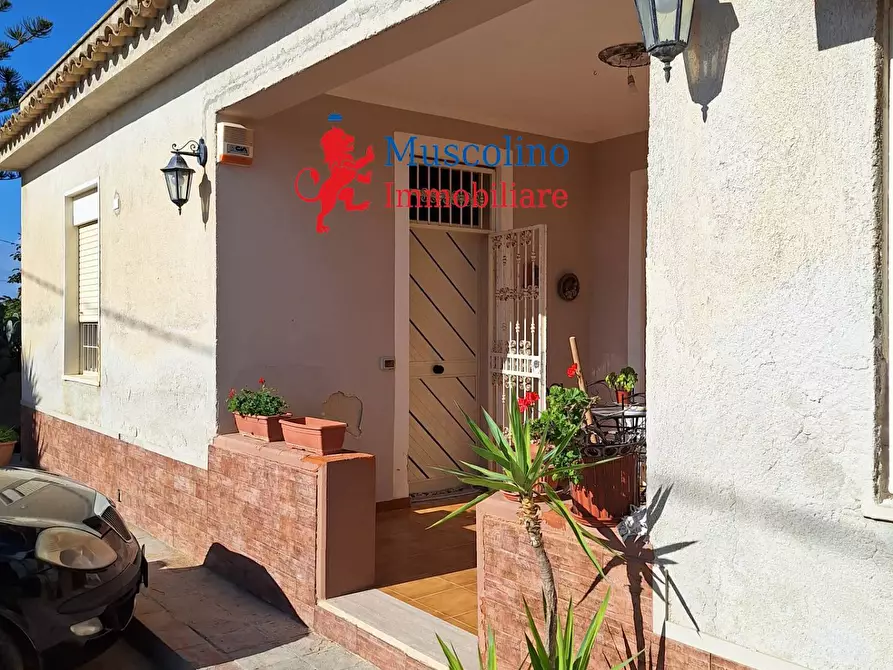 Immagine 1 di Villa in vendita  in Via Stironi a Mazara Del Vallo
