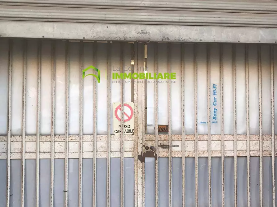 Immagine 1 di Posto auto in vendita  in VIA MARTIRI DELLE FOSSE ARDEATINE a Cisterna Di Latina