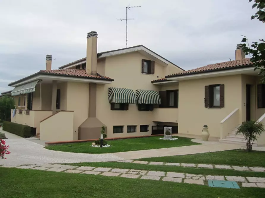 Immagine 1 di Villa in vendita  in Via Vaccari a Pieve Di Soligo