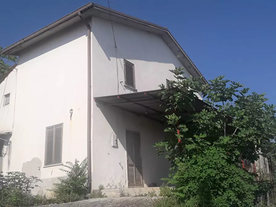 Immagine 1 di Casa indipendente in vendita  in Via Canale a Abbateggio
