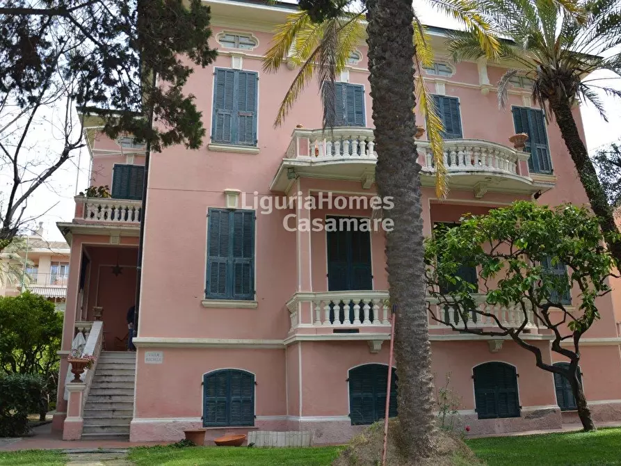 Immagine 1 di Villa in vendita  in Via Al Mercato a Bordighera