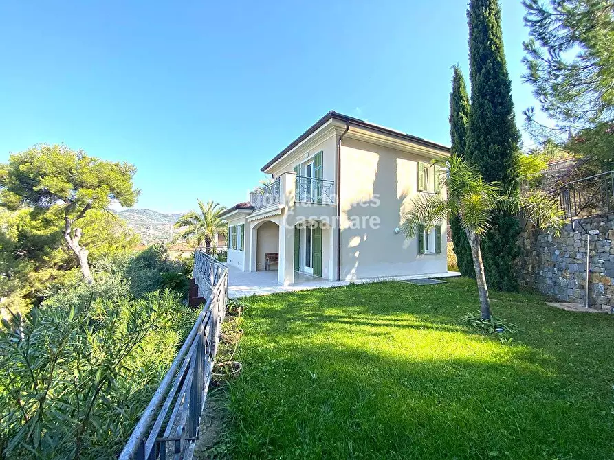 Immagine 1 di Villa in vendita  in Via Principessa Mafalda a Bordighera