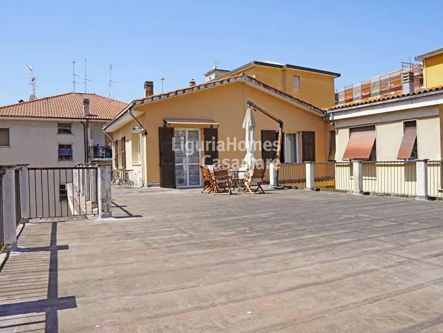 Immagine 1 di Appartamento in vendita  in Piazza Goffredo Mameli a Imperia