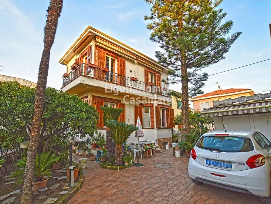 Immagine 1 di Villa in vendita  in Via Lagazzi a Bordighera