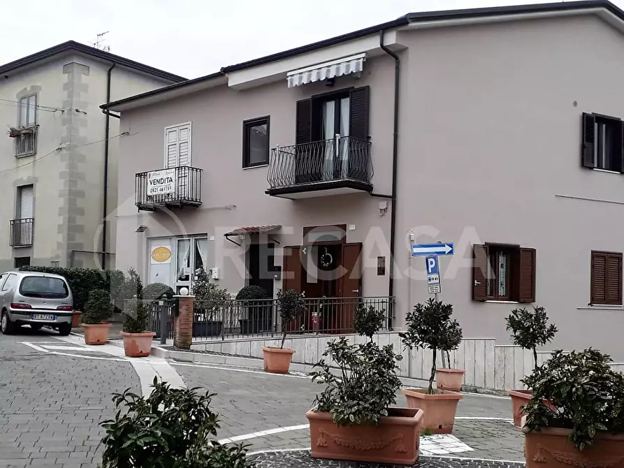 Immagine 1 di Appartamento in vendita  in via Bartolomeo Duardo a Greci