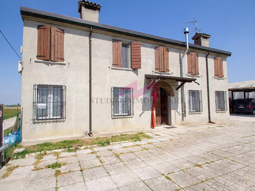 Immagine 1 di Casa indipendente in vendita  in via Fiorini a Melara