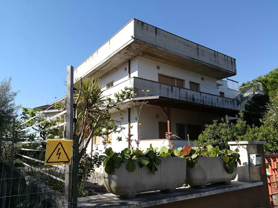 Immagine 1 di Villa in vendita  in Via strabone a Martinsicuro