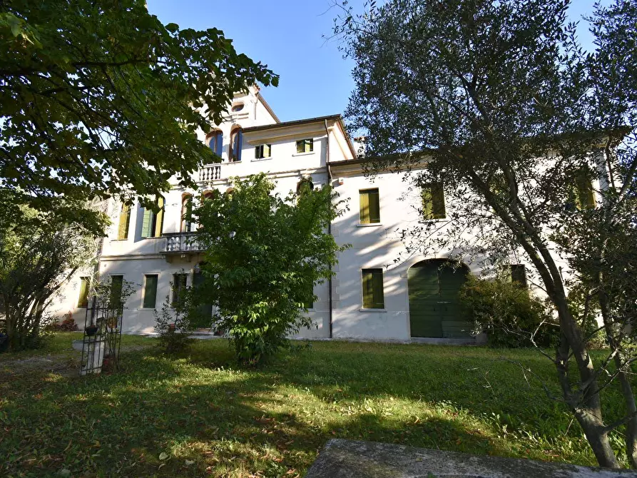 Immagine 1 di Villa in vendita  in Via Caltressa a Mirano