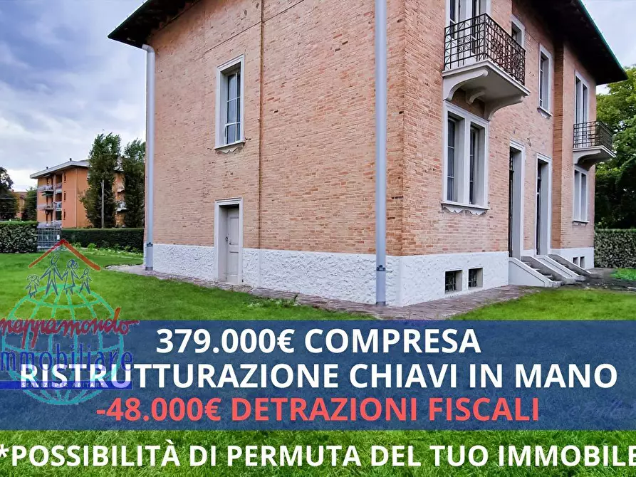 Immagine 1 di Villa in vendita  in VIALE LIBERTA a Cento
