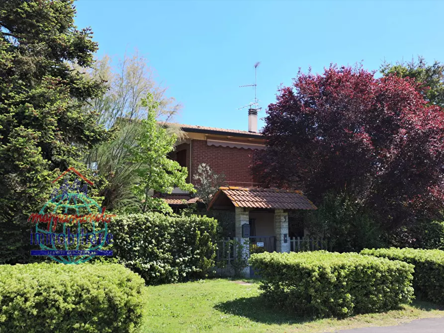 Immagine 1 di Villa in vendita  in VAI PISACANE a Cento