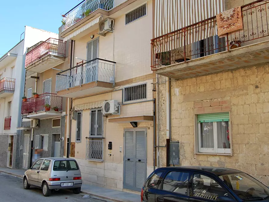 Immagine 1 di Casa indipendente in vendita  in via Martiri di Barletta a Canosa Di Puglia