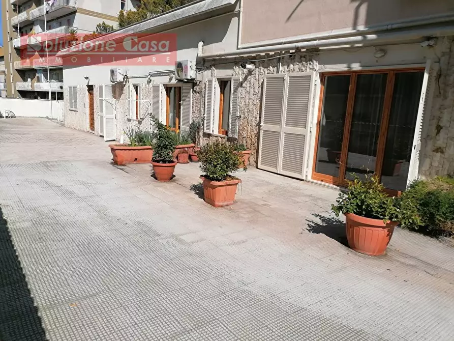 Immagine 1 di Casa indipendente in vendita  in via Imbriani a Canosa Di Puglia