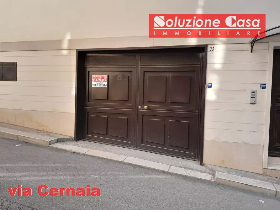 Immagine 1 di Locale commerciale in vendita  in via Cernaia a Canosa Di Puglia