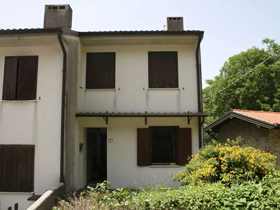 Immagine 1 di Villa in vendita  in via Capovilla, Montenars a Bordano