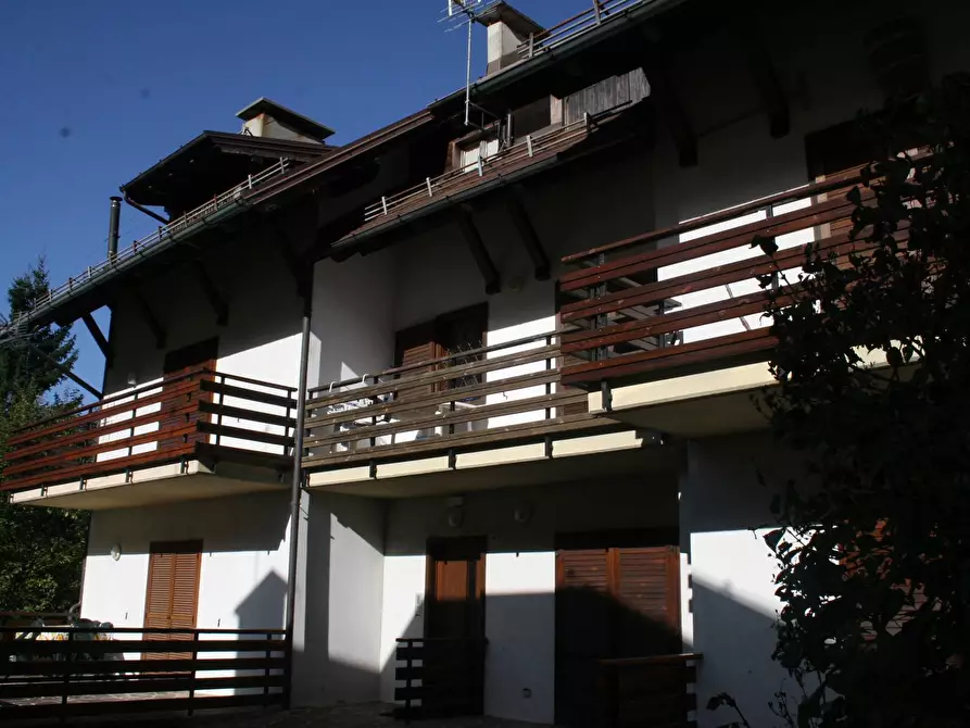 Immagine 1 di Appartamento in vendita  in vicolo Bucaneve a Amaro