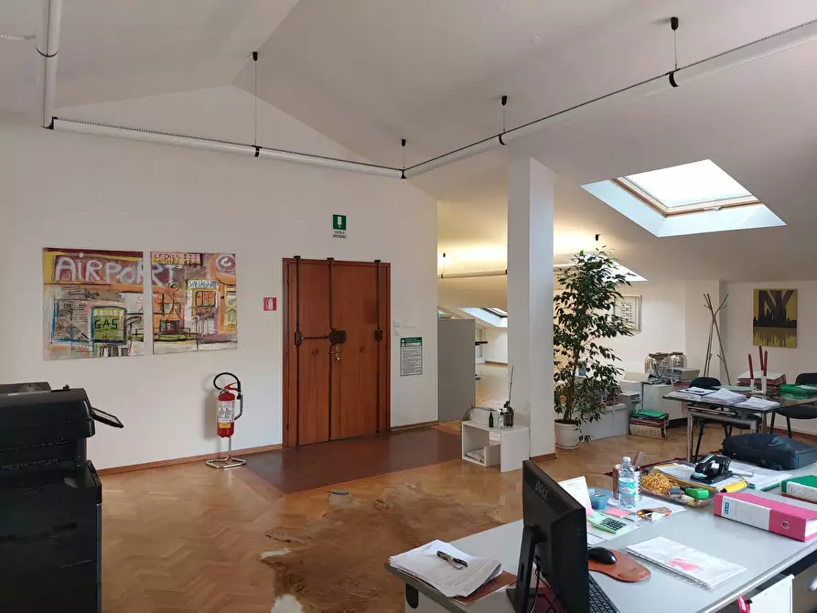 Immagine 1 di Ufficio in vendita  in Via Borgo Dei Leoni a Ferrara