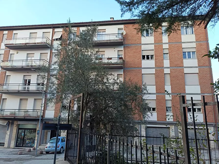 Immagine 1 di Appartamento in vendita  in VIA TURATI a Fabriano
