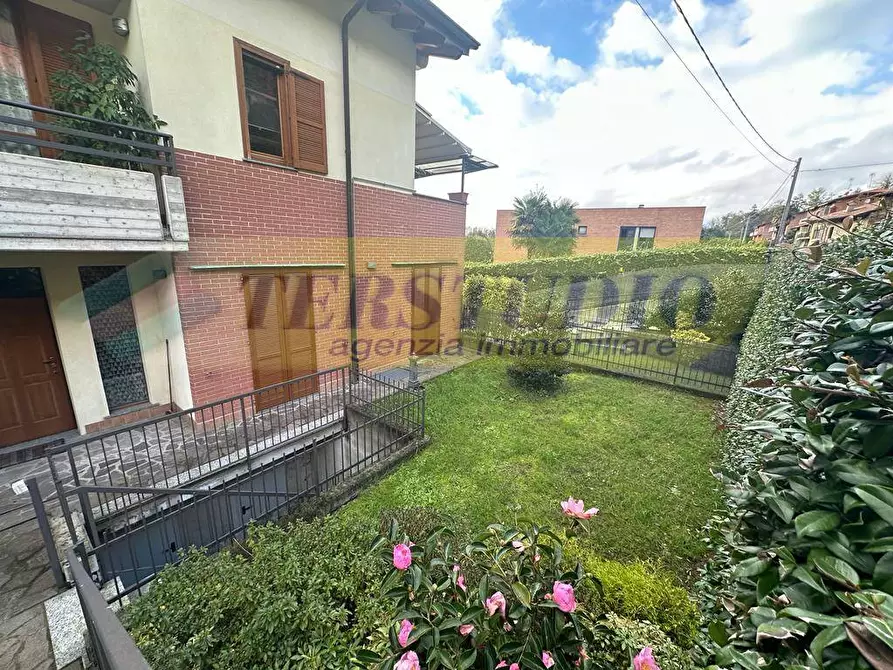Immagine 1 di Appartamento in vendita  in Via Roma a Almenno San Bartolomeo