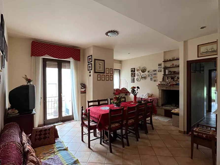 Immagine 1 di Appartamento in vendita  in via  Leopardi a Monsampietro Morico