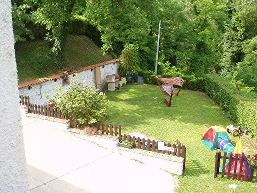 Immagine 1 di Casa indipendente in vendita  in Frazione Argignano a Fabriano