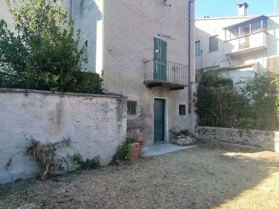 Immagine 1 di Casa indipendente in vendita  in Via Fratti a Fabriano