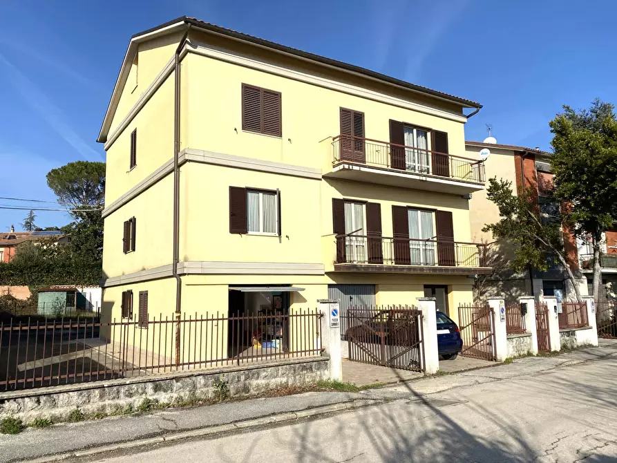 Immagine 1 di Appartamento in vendita  in VIA DELLE FORNACI a Fabriano