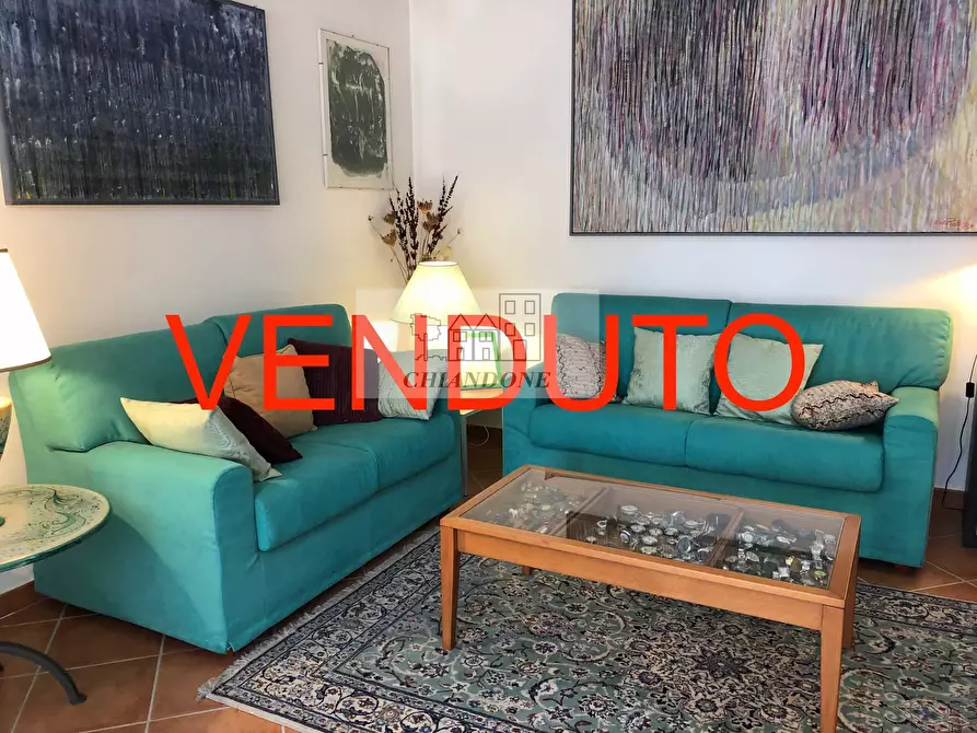 Immagine 1 di Villa in vendita  a Rignano Flaminio