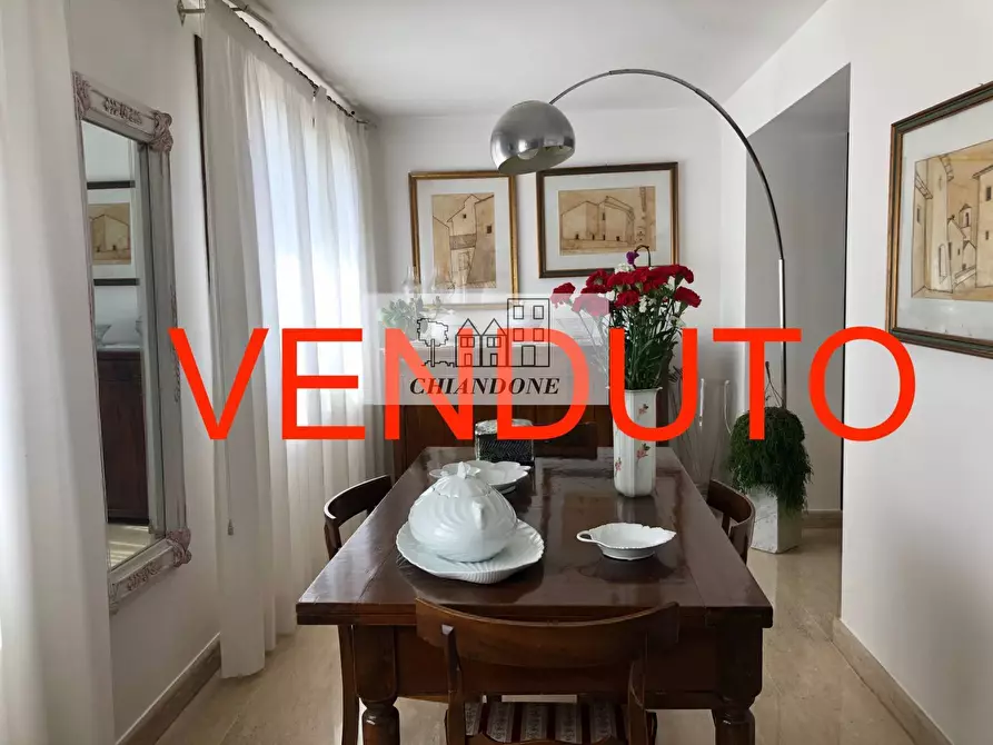 Immagine 1 di Villa in vendita  a Rignano Flaminio
