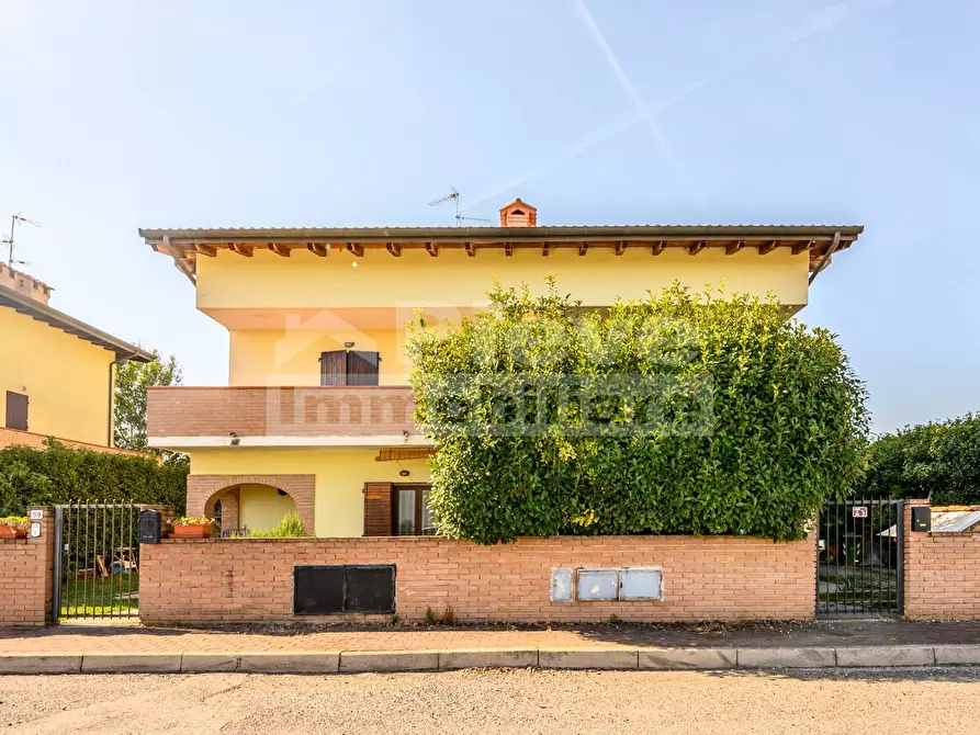Immagine 1 di Villa in vendita  in Via Caduti di Nassirya a Poggio Renatico