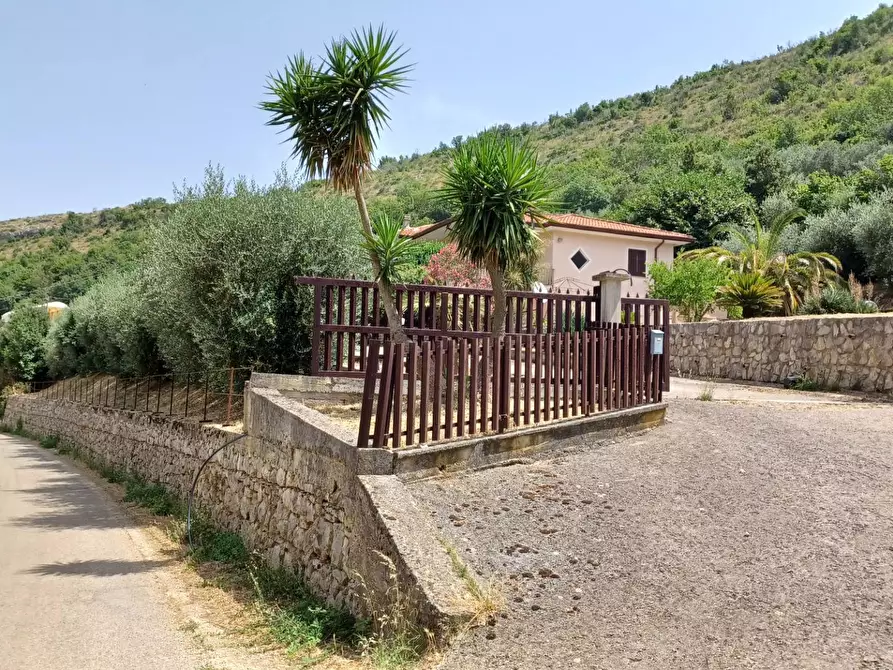 Immagine 1 di Villa in vendita  in via Vettia a Amaseno