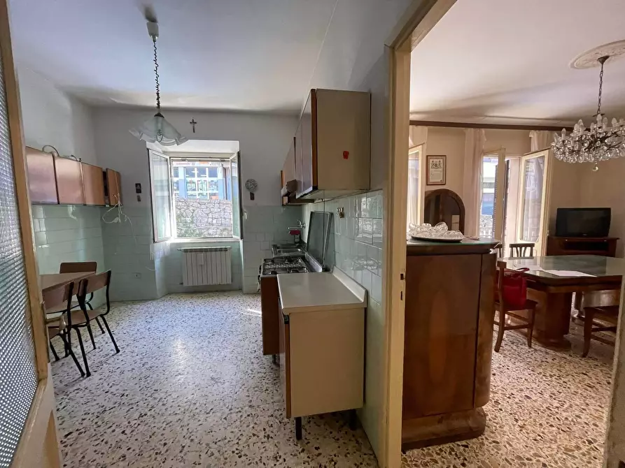 Immagine 1 di Appartamento in vendita  in via roma a Arnara