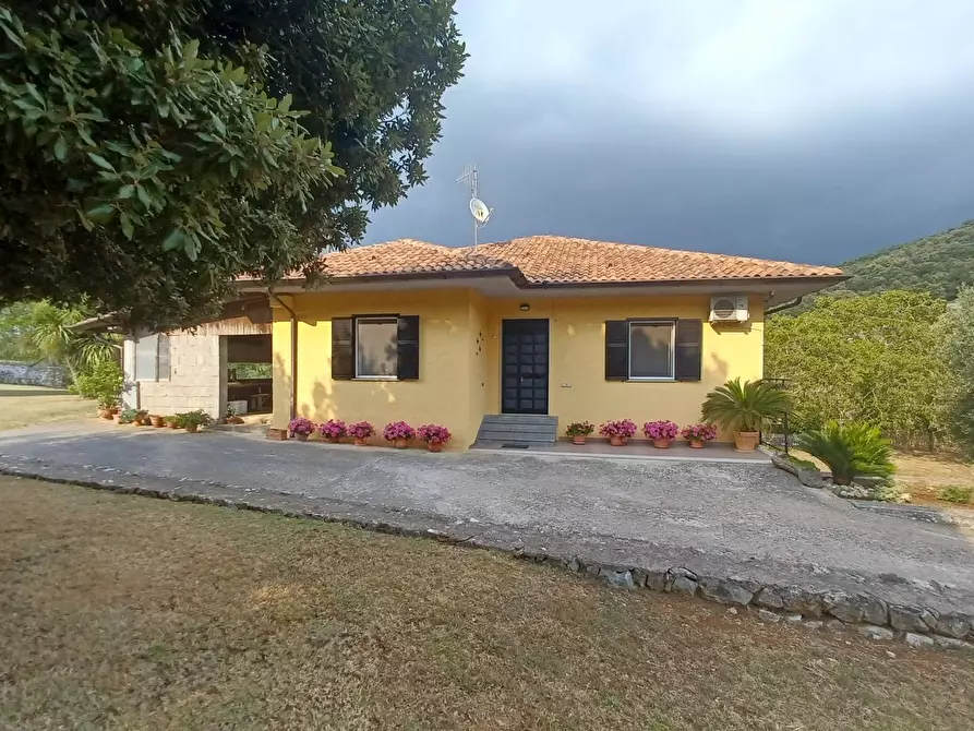 Immagine 1 di Villa in vendita  in località San Benedetto a Amaseno