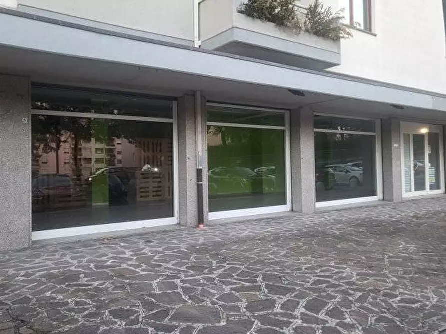 Immagine 1 di Posto auto in vendita  in Via Colli Innamorati a Pescara