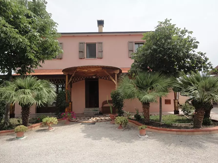 Immagine 1 di Villa in vendita  in via Budasse a Belvedere Ostrense