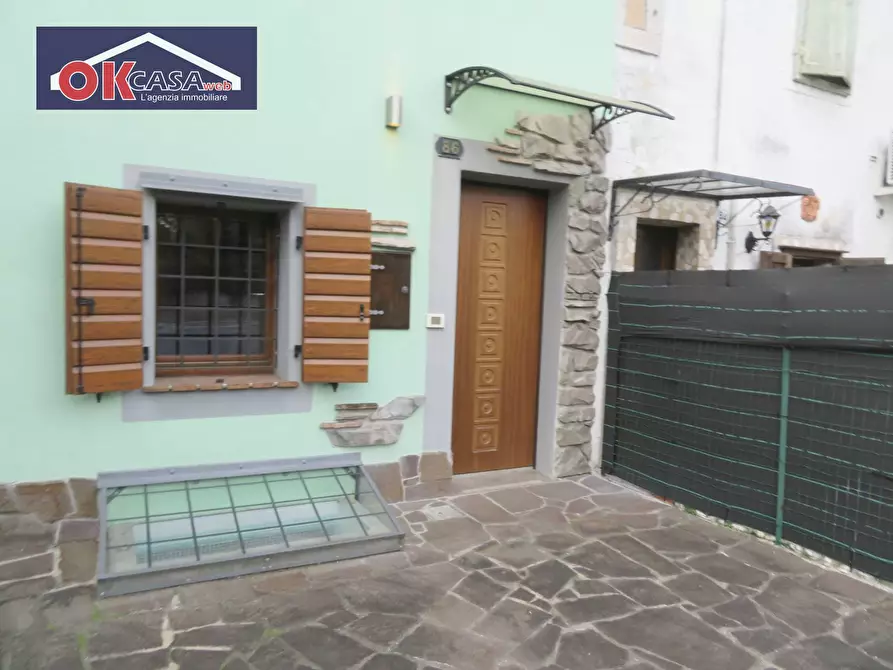 Immagine 1 di Casa indipendente in vendita  in dante alighieri a Capriva Del Friuli