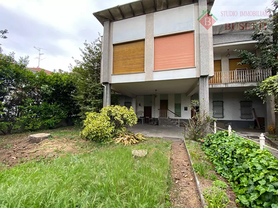 Immagine 1 di Casa indipendente in vendita  in via XX Settembre a Busto Arsizio