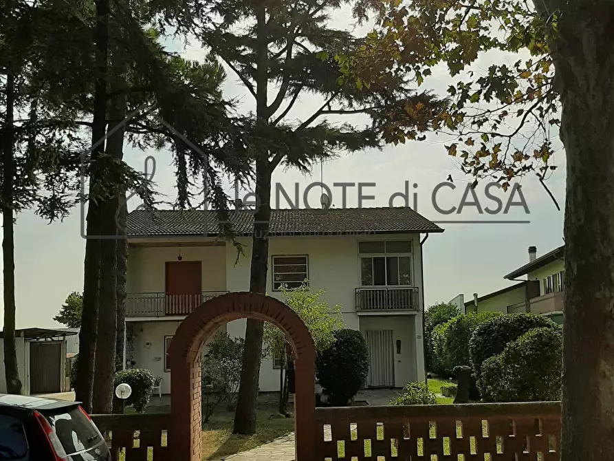 Immagine 1 di Casa indipendente in vendita  in Via Visdomina a Cervia