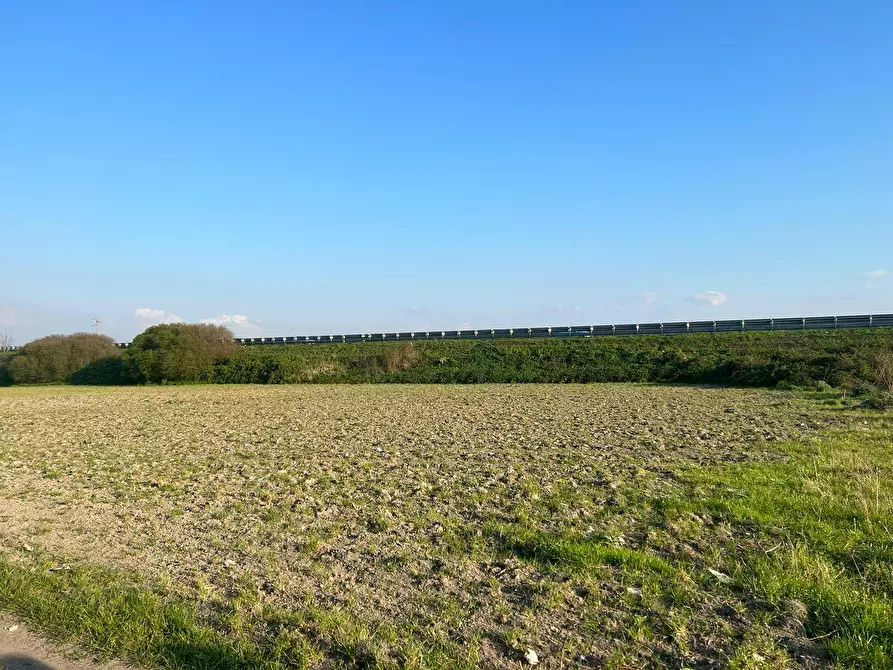 Immagine 1 di Terreno edificabile in vendita  a Acerra