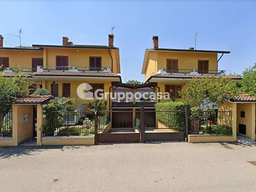 Immagine 1 di Villa in vendita  in Via Falcone a Corbetta