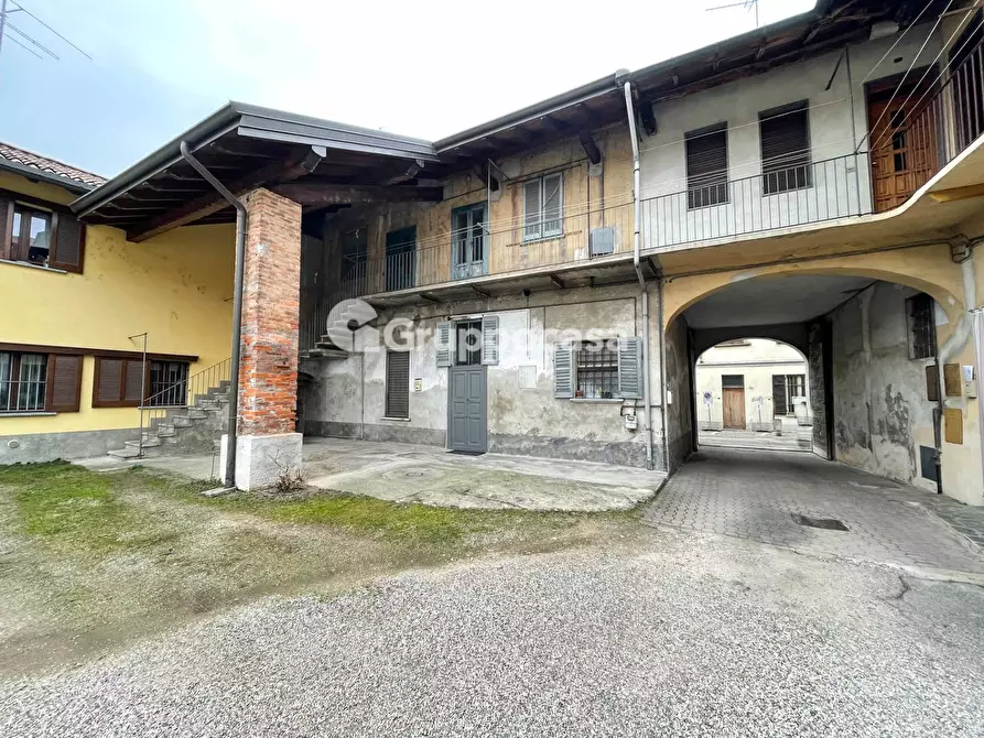 Immagine 1 di Rustico / casale in vendita  in Via Repubblica a Bernate Ticino