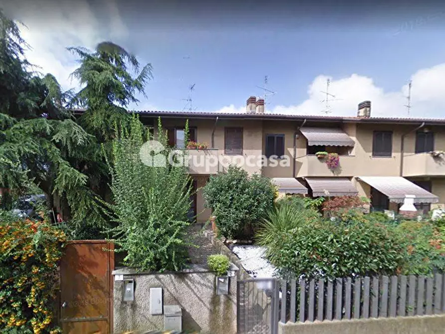 Immagine 1 di Villa in vendita  in Via I Maggio a Bernate Ticino