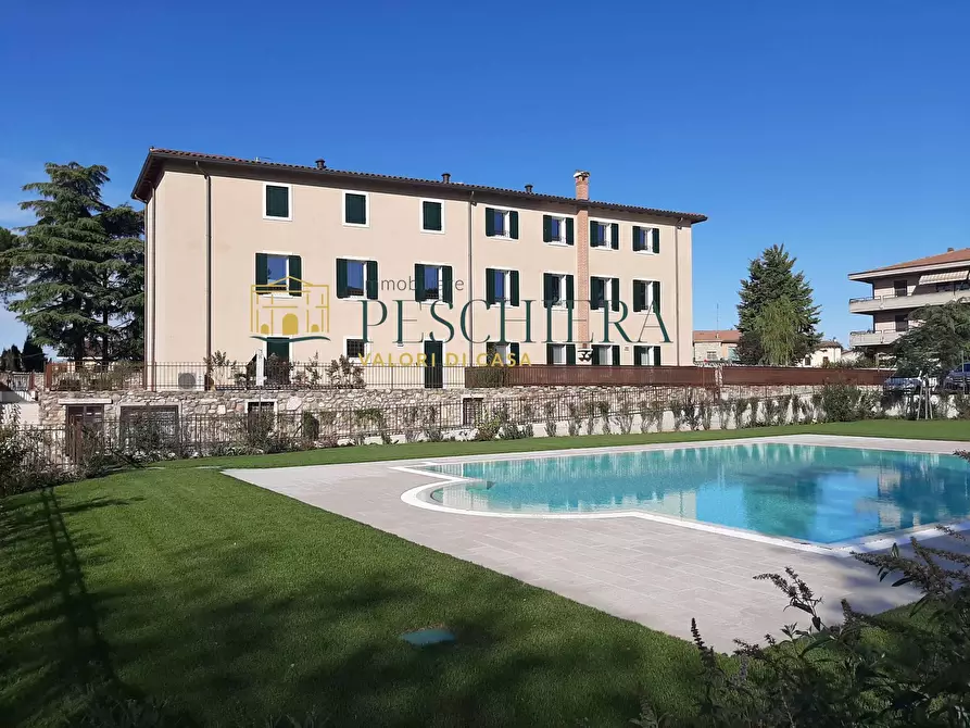 Immagine 1 di Villa in vendita  in Via Gaio a Castelnuovo Del Garda
