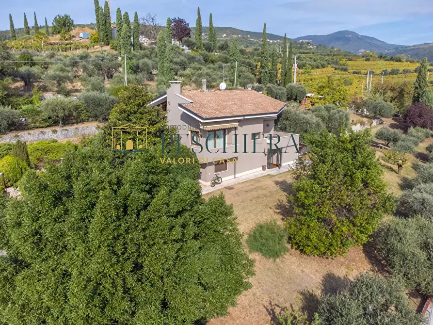 Immagine 1 di Villa in vendita  in Via Monte Faustini a Buttapietra