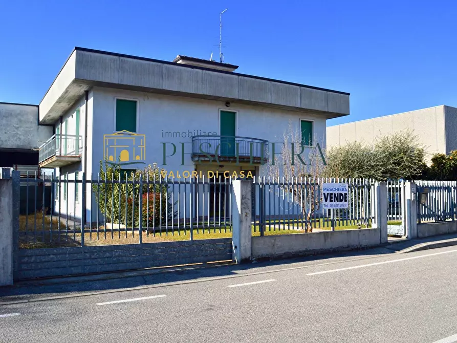 Immagine 1 di Magazzino in vendita  in Via Luigi Galvani a Valeggio Sul Mincio