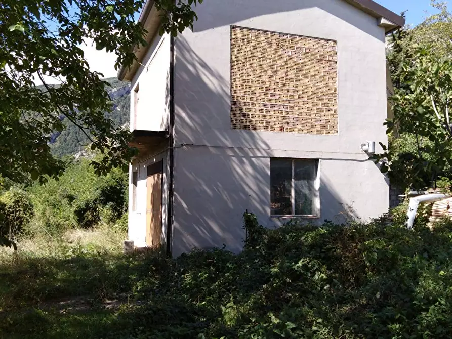 Immagine 1 di Casa indipendente in vendita  in VIA ITALIA a Ari